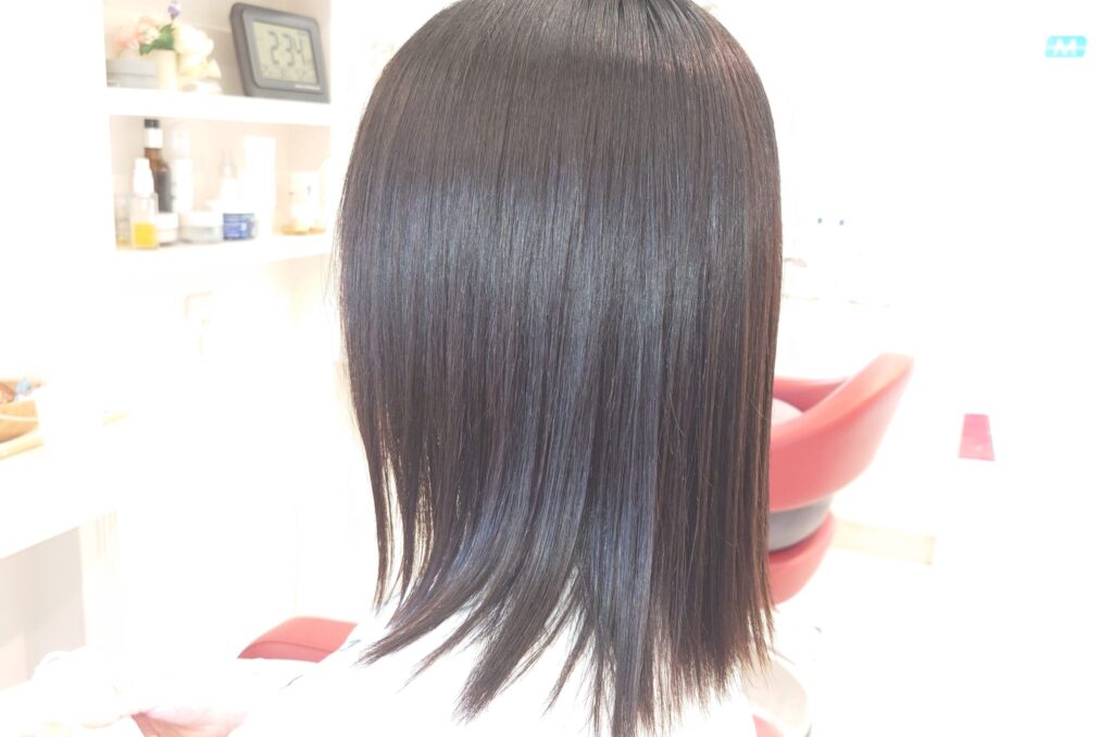 艶々のストレートヘア