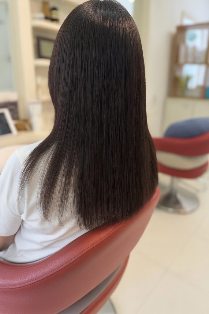 ロングヘア顔まわりレイヤー