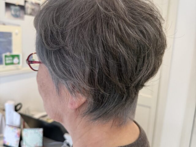 ミディアムパーマスタイル