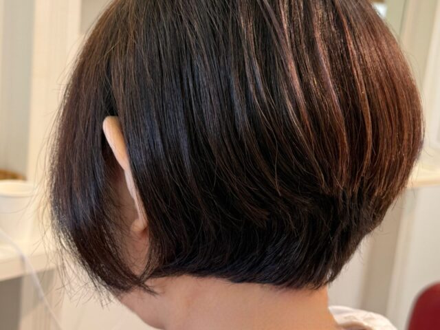 60代・70代女性におすすめの前下がりショートボブ