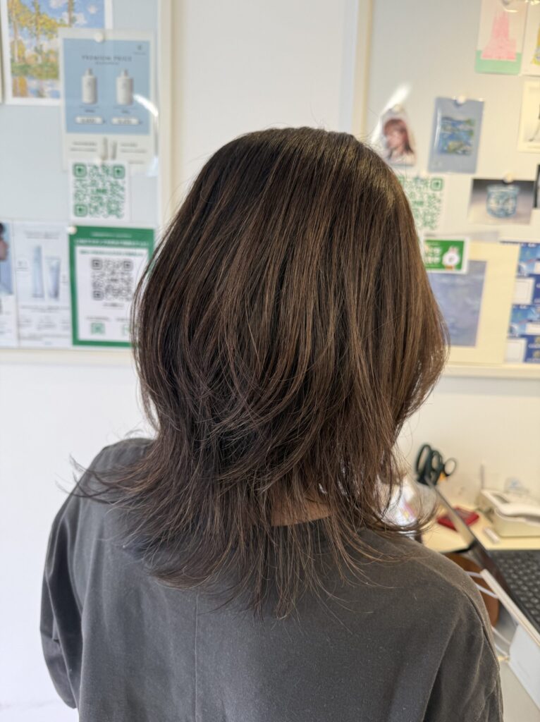 トリートメントとヘアケアでパサつきや広がりを抑えたツヤ髪レイヤー