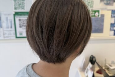 【60代・70代】白髪を生かして明るく｜ハイライトとアッシュベージュの大人カラー🍩