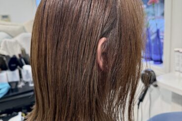 暗めカラーで引き立つツヤ感｜シンプルで上品な丸みボブ👩‍🎓